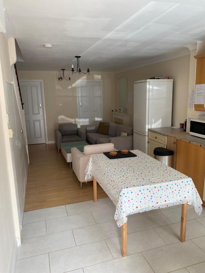 Vibrant Single Room Only For One Adult Southall Esterno foto